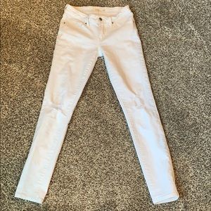 Levi’s white distressed 711 skinny jeans Sz 25